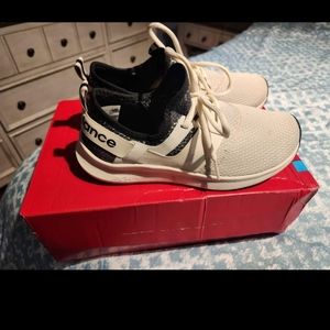 New balance sneakers size 7